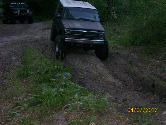 2012-Apr-07HGR4X4_nightride 037